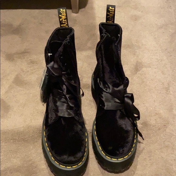 black velvet dr martens